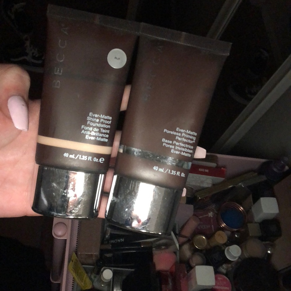 Becca foundation and primer
